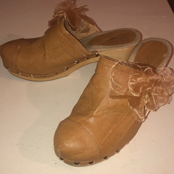 Shoes - Picture 3 of 3